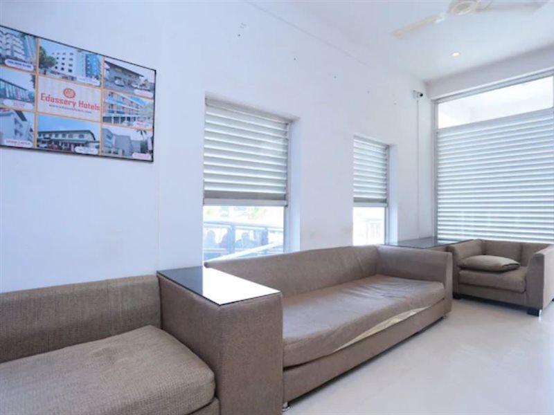 Super Townhouse Prince Palace Thiruvananthapuram Exterior foto