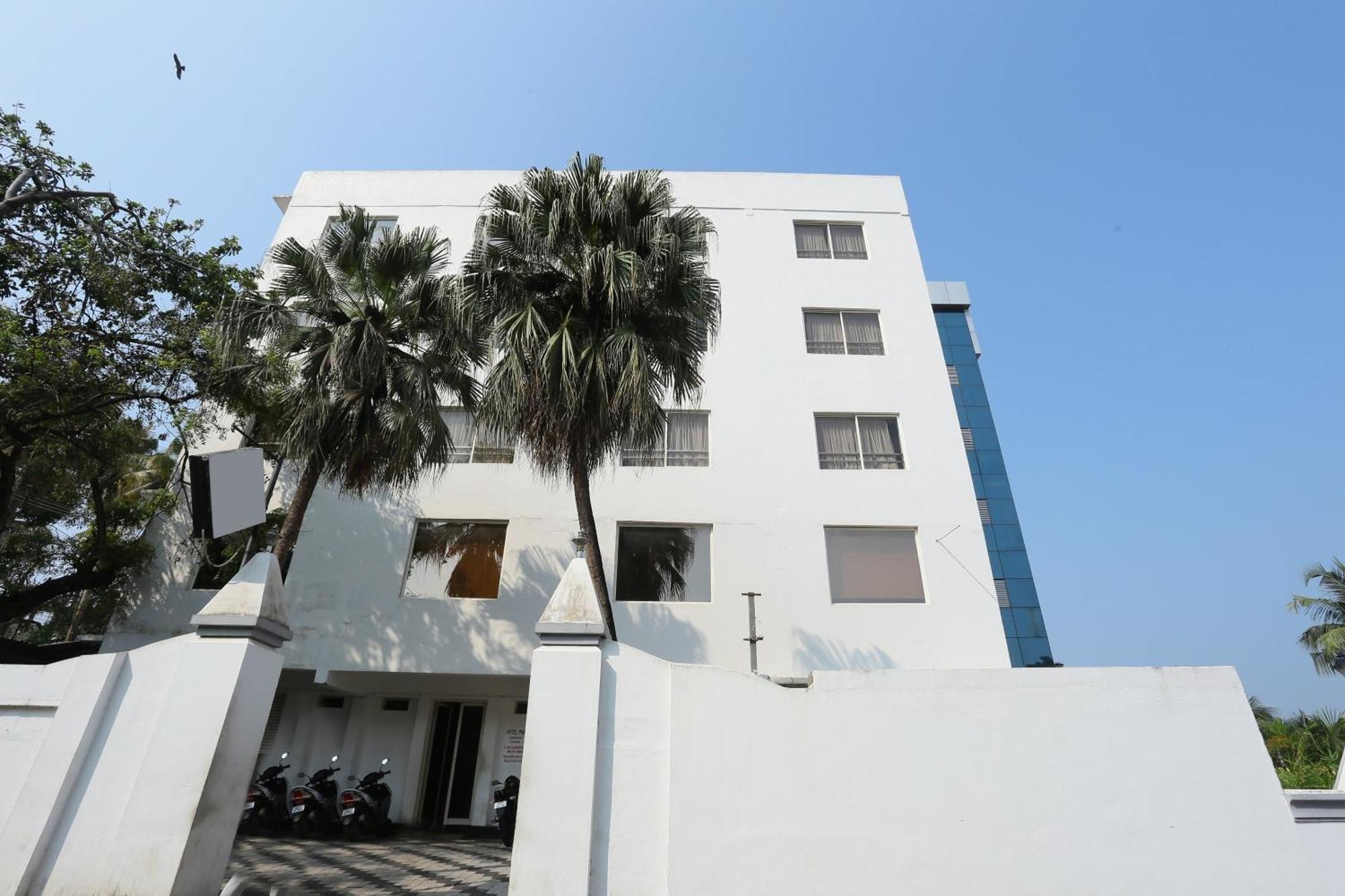 Super Townhouse Prince Palace Thiruvananthapuram Exterior foto