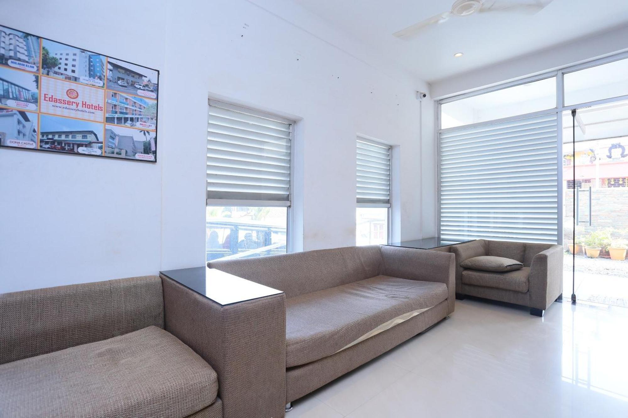 Super Townhouse Prince Palace Thiruvananthapuram Exterior foto